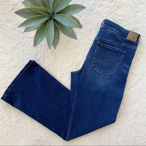 American Eagle favorite boyfriend medium wash jeans 12